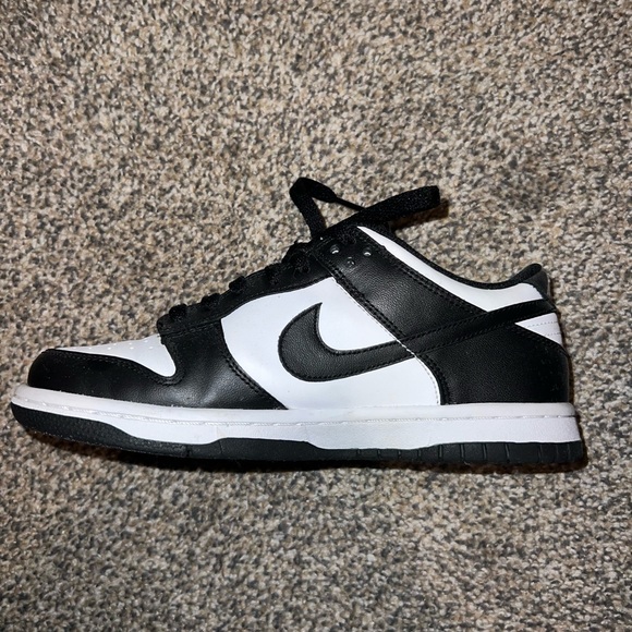 Nike Dunk Panda - youth 4.5 or women’s 6 - Picture 4 of 6